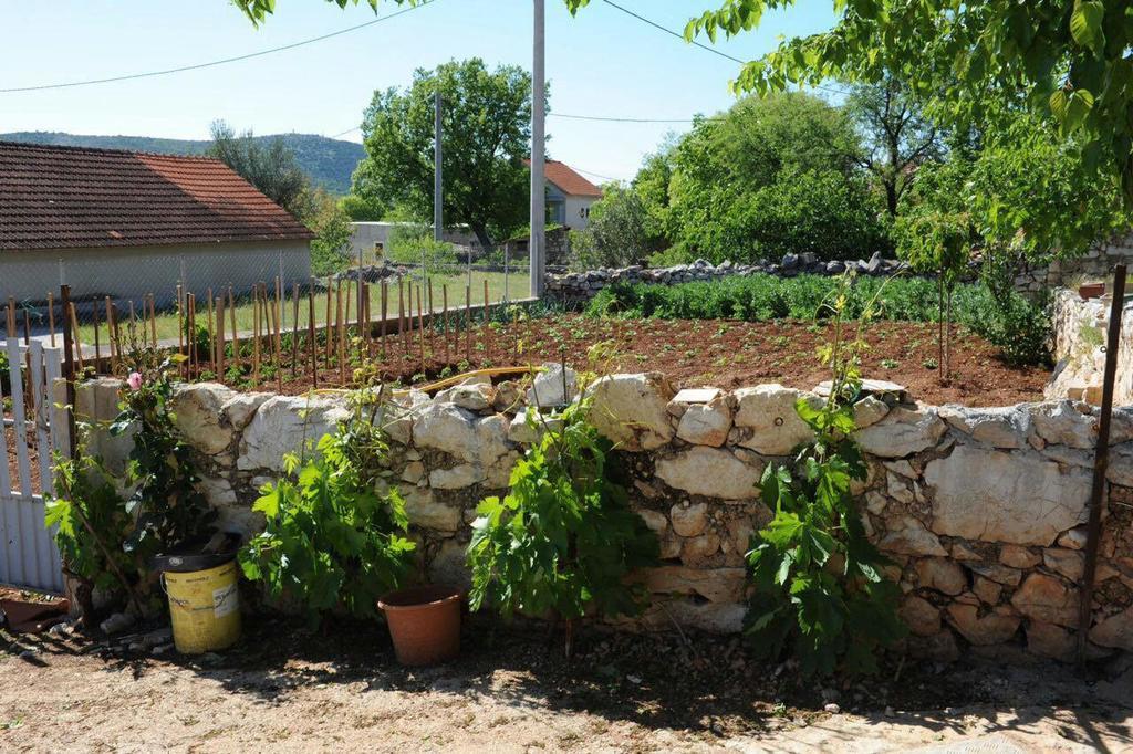 Apartment Matini Dvori Dubrava (Sibenik-Knin)